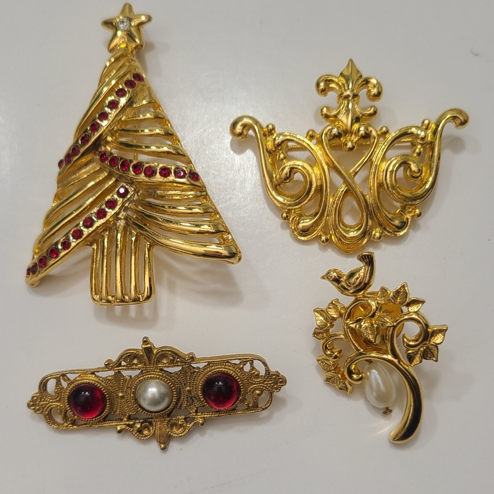 Vintage Winter Christmas Brooch Lot Partridge Tree Star Costume Jewelry Pin Gold